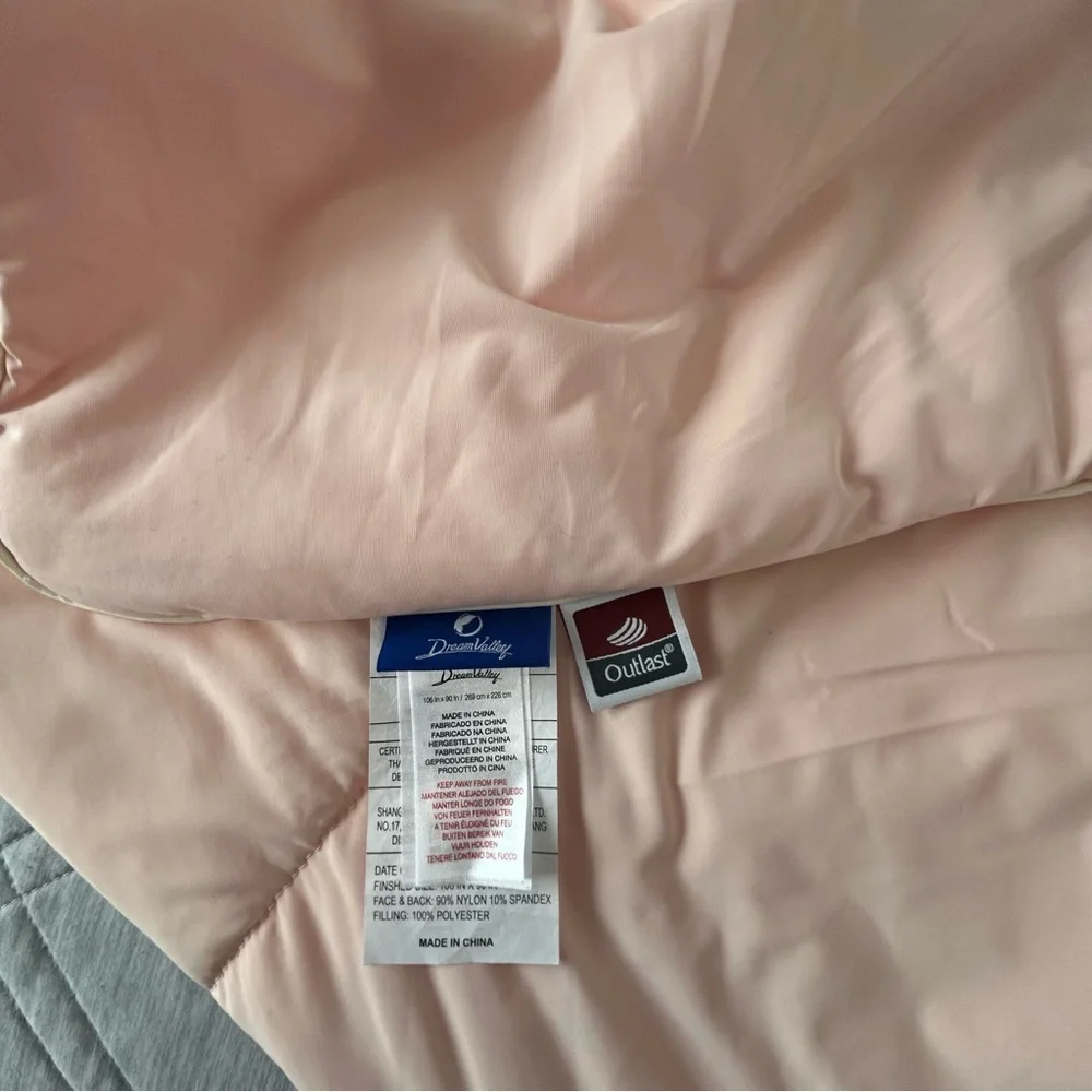 Dream Valley Outlast King Cooling Comforter, NASA Grade Peach Blush